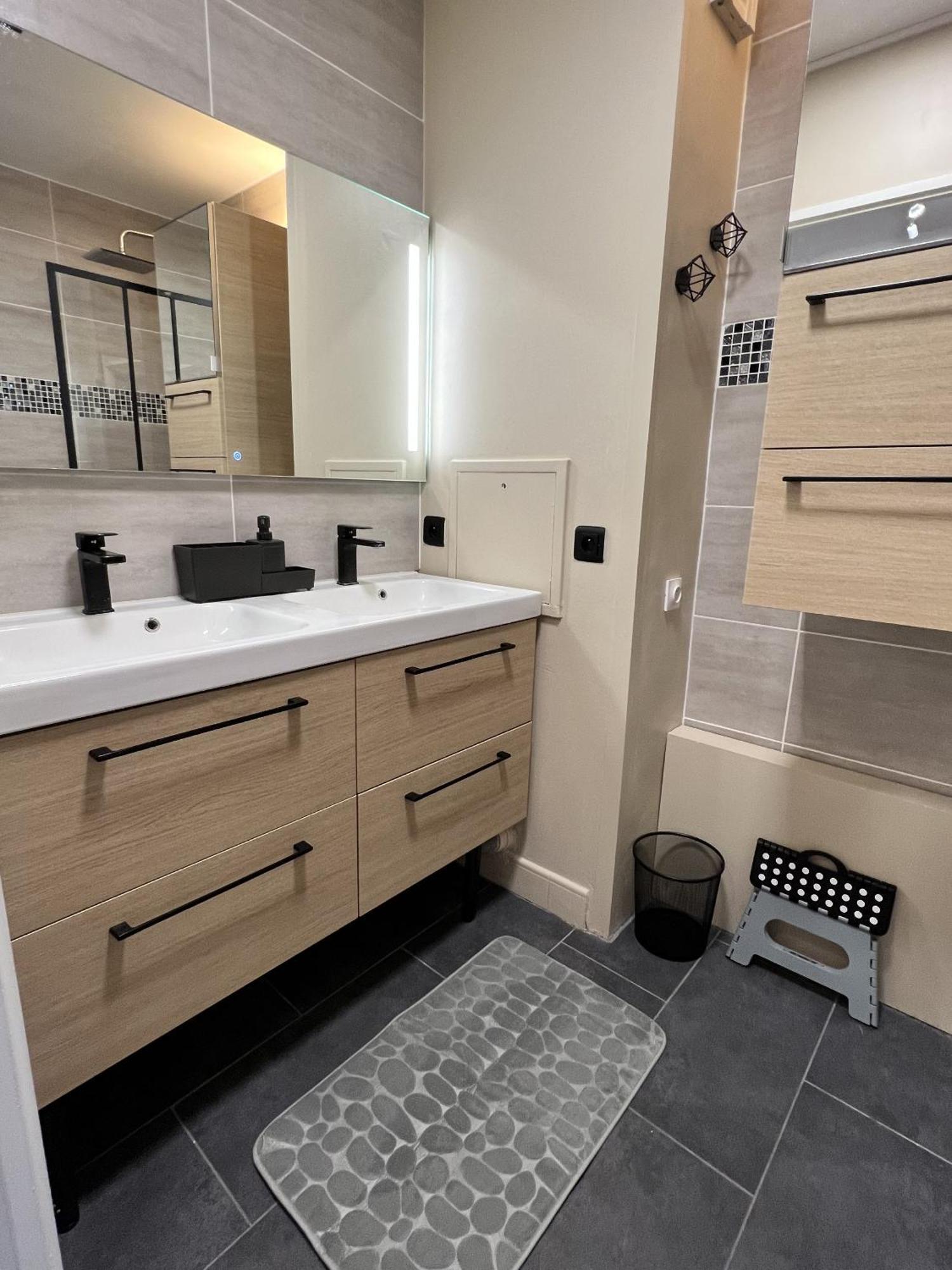 Appartement Familial Pour 6 Adultes Et 5 Enfants A 10 Min De Disney Bailly-Romainvilliers Exterior photo